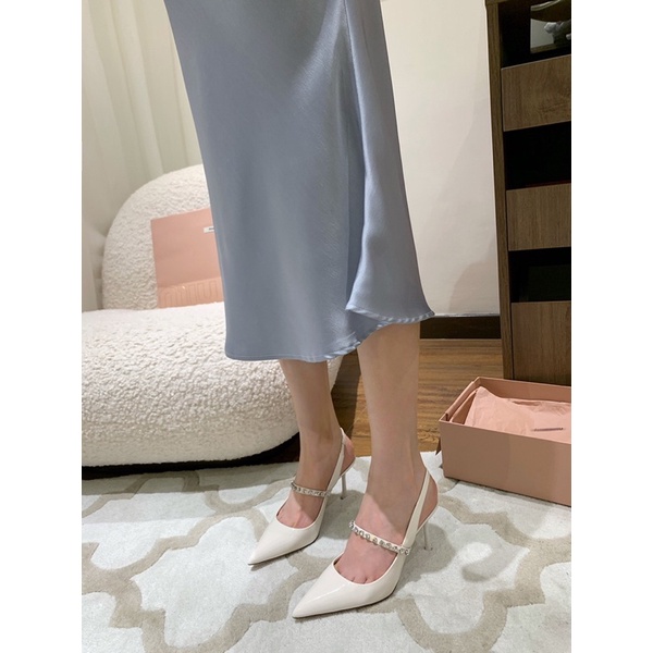 รองเท้าส้นสูงเปิดส้นใส่แล้วขาดูยาวใส่เดินห้างออกงานคือเริ่ด