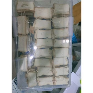 ขนมปังปอนด์สไลด์บางแบบแห้ง ตัดครึ่งแล้ว ขายเป็นเเพ๊ค