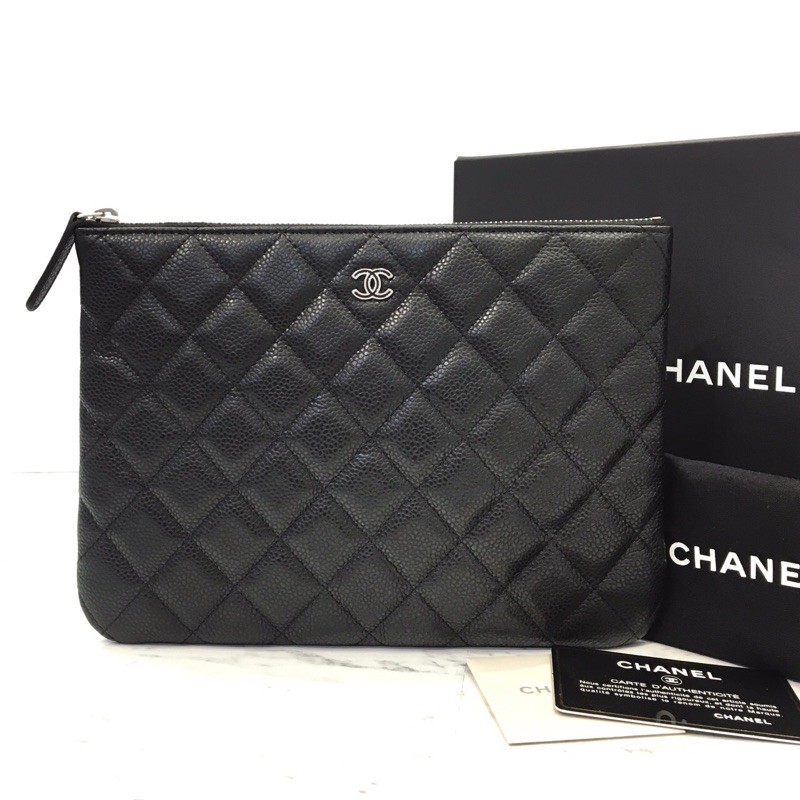 Like new Chanel O case Clutch caviar Holo20 9.5” สภาพสวย อปก.ยกกล่อง