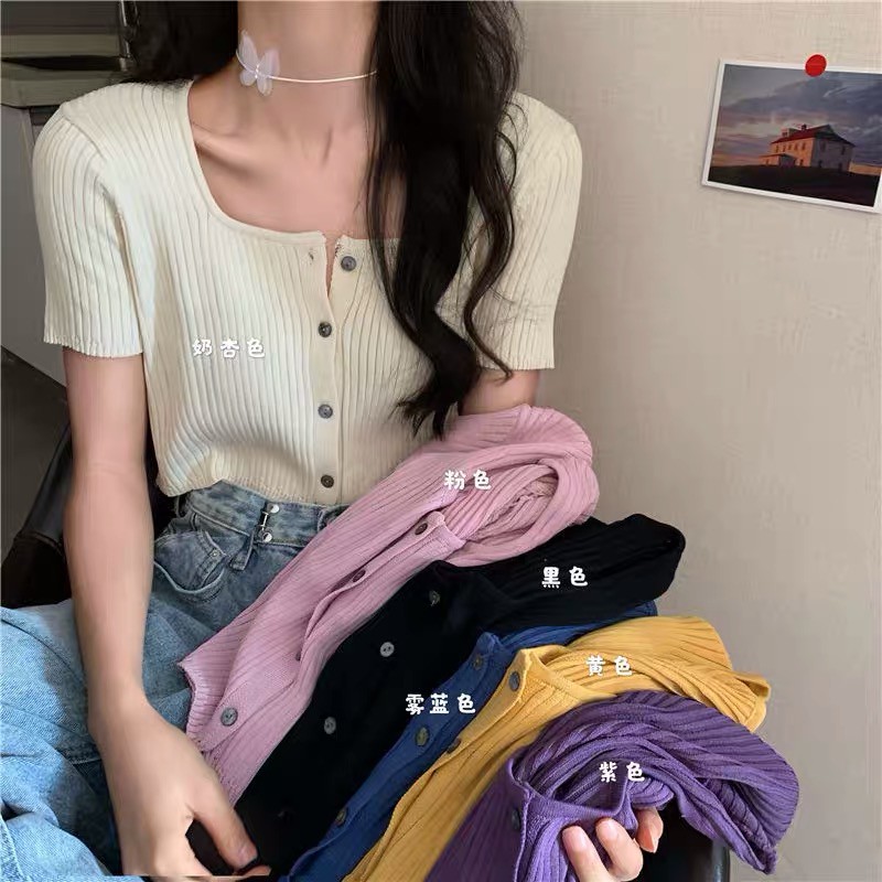 ส่งทันที Cici(พร้อมส่ง(NO. W365)เสื้อครอปเอวลอยผ้าไหมพรมร่อง แต่งกระดุมเล็กคอยูใส่ง่ายวัยรุ่นมาก