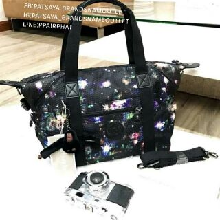 พร้อมส่งลายใหม่ NEW! KIPLING ART M FIREWORKS PRINT TOTE BAGแท้💯 กระเป๋าถือหรือสะพายคอลเลคชั่นล่าสุดวัสดุNylon+Polyester