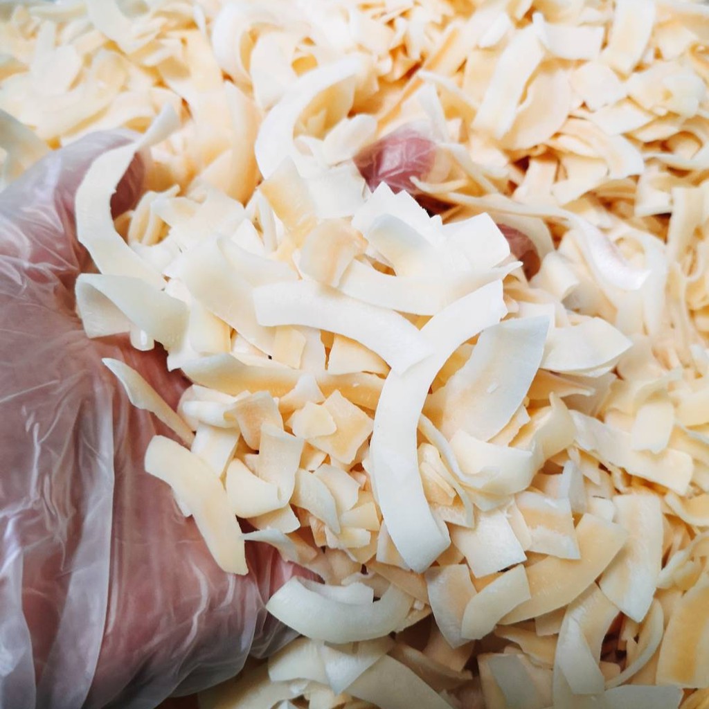 มะพร้าวอบกรอบ Coconut Chips รสชาติธรรมชาติ Shopee Thailand