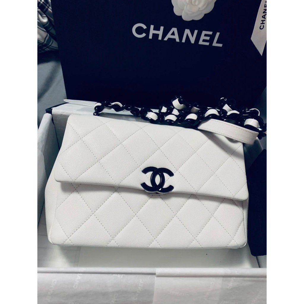 เคาน์เตอร์ฝรั่งเศสซื้อ Chanel กระเป๋าแฟลปใหม่ Chanel 2021 สีดำ/ขาวล่องเรือ  new panda trumpet flap bag AS2302 | Shopee Thailand