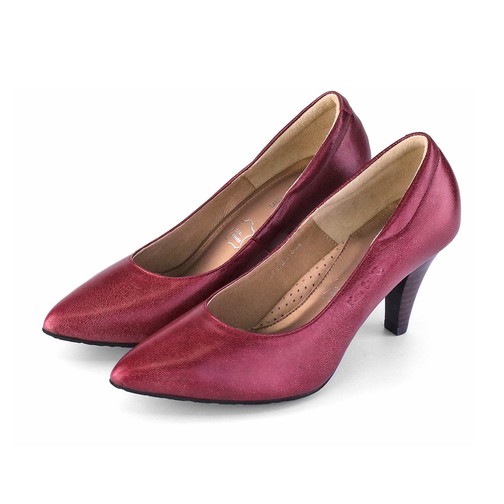 Pierre Cardin รองเท้าผู้หญิง รองเท้าส้นสูง Pump นุ่มสบาย ผลิตจากหนังแท้ สีแดงเบอร์รี่ รุ่น 26WD415