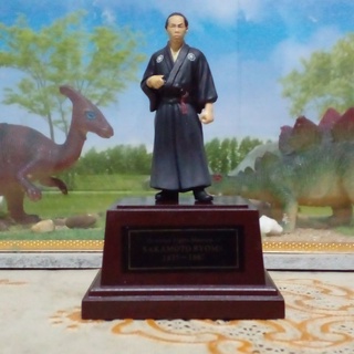 ฟิกเกอร์ หุ่นจำลองนักรบประวัติศาสตร์ SAKAMOTO RYOMA งานเรซิ่นเพ้นท์สีด้วยมือ F-TOYS JAPAN 2004 มือสองไม่มีกล่อง