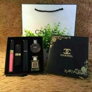 มาใหม่จ้า ชุดแต่งหน้า chanel