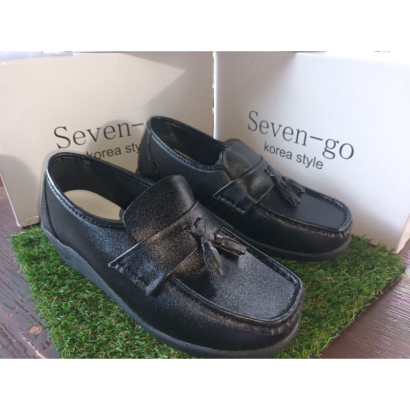 Seven-go พิเศษรองเท้าหนังดำสตรี