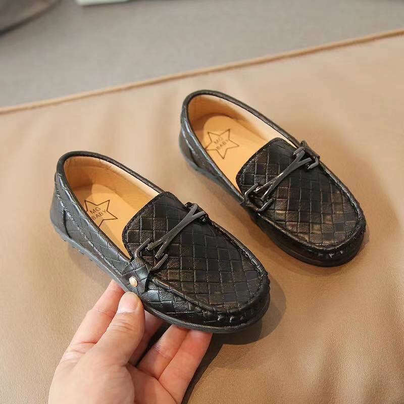 รองเท้า loafer สีดํา