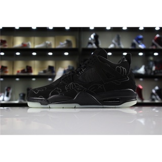 ✠KAWS x Air Jordan 4 Cool Black พื้นรองเท้าชั้นนอกเรืองแสงในที่มืด