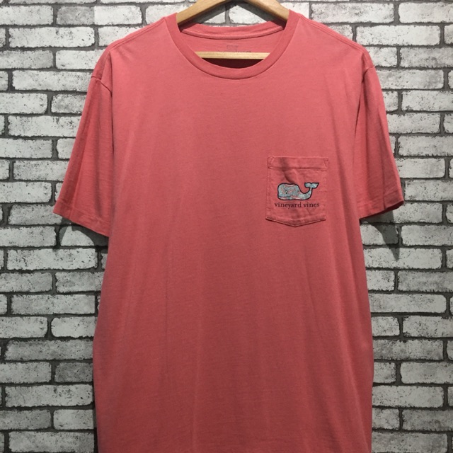 เสื้อยืดกระเป๋าหน้าอก vineyard vines