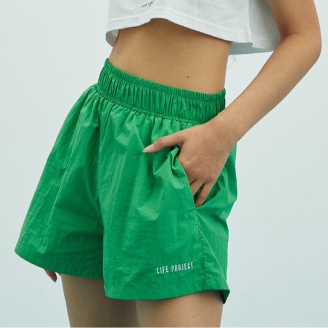 [LIFEPROJECTBKK] Matisse Shorts with LIFE PROJECT Logo F - กางเกงขาสั้นผ้าไนล่อน สม็อคเอว Unisex สีเขียวสุดฮิต #5