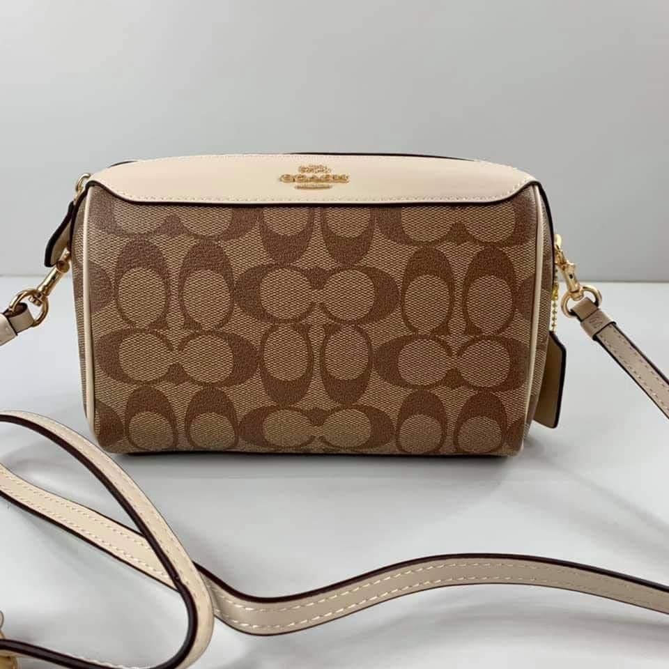 ของแท้ 100% COACH F77879 กระเป๋าสะพายโค้ชใหม่ หมอนรุ่นใหม่ค่ะ​ ไม่มีหู​ หนังลาย​ c​