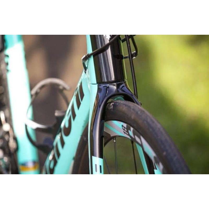 รถจักรยาน​เสือหมอบ​คาร์บอน​ยี่ห้อ​bianchi​ aria disc brake