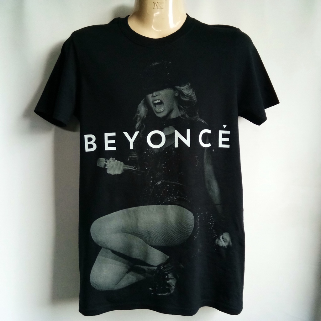เสื้อยืด BEYONCE On The Run Tour 2014 ของแท้ S ยาว 27นิ้ว รอบอก36นิ้ว T-shirt มือสอง สภาพดีมาก เสื้อ