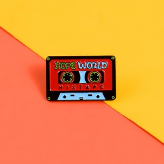 🐰พร้อมส่ง🐰 เข็มกลัดติดเสื้อ/กระเป๋า ลาย Cassette Tape Hope World