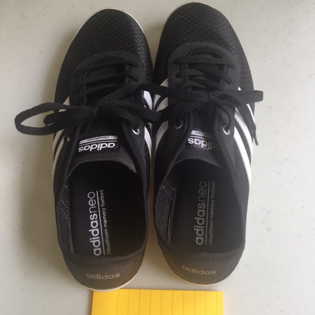 รองเท้าผ้าใบ Adidas neo