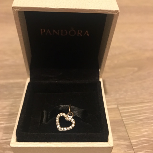 Pandora pendant แท้ 100% จี้รูปหัวใจ พร้อมส่งฟรี