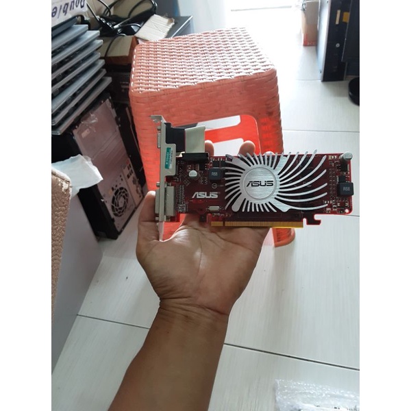 VGA EAH5450 1G DDR3 64BIT ASUS มีHDMI VGA DVI ใช้งานได้ดี ดูหนัง เล่นเกมส์เบาๆ