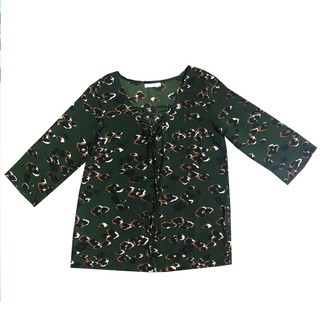 เสื้อแขนสามส่วน ลายเสือ สีเขียวผูดโบว์ตรงอก
