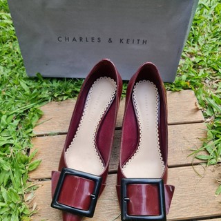 Charles&amp;keith ส้นเข้ม