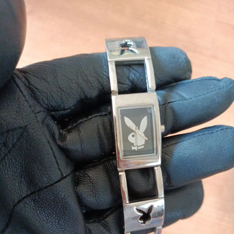นาฬิกาแบรนด์เนม playboyหน้าปัดสีดำ สายสแตนเลสของแท้มือสองสภาพสวย