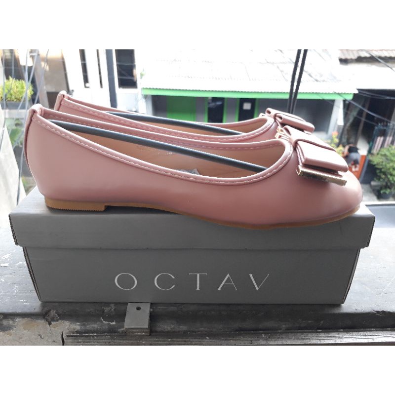 รองเท้าส้นแบน Octav Amari