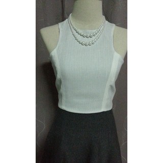 เสื้อ crop สีขาว ผ้าสองชั้น ซิปหลัง