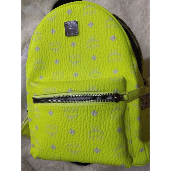 MCM NEON BAGPACK 2019 SIZE S  กระเป๋าเป้ ของแท้ 100%ซื้อมาจากเกาหลียังไม่ได้ใช้งานคะอุปกรณ์มีการ์ดแล