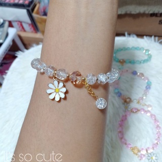 สินค้าพร้อมส่ง* สร้อยข้อมือลูกปัดคริสตัล แต่งดอกเดซี่ สุดน่ารัก สุดคิวท์