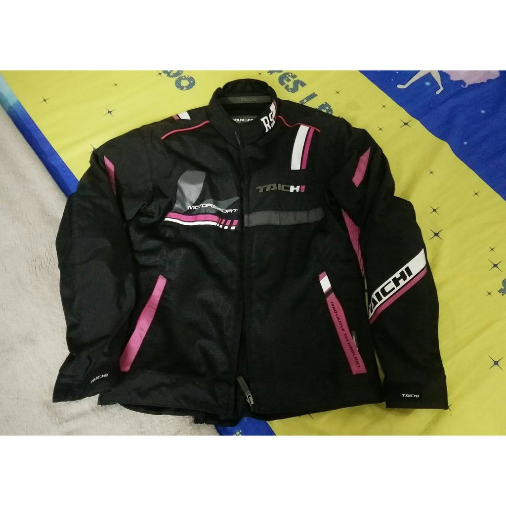 เสื้อการ์ด taichi มือสองของแท้ ส่งฟรี