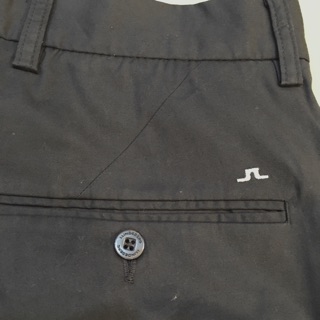 Brand Jlindeberg  กางเกงขายาวทรงกระบอกใหญ่ สีกรมท่า เอว 32 ยังไม่เคยใส่ เนื่องซื้อมาไม่พอดีไซต์