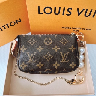 new LV mini pochette