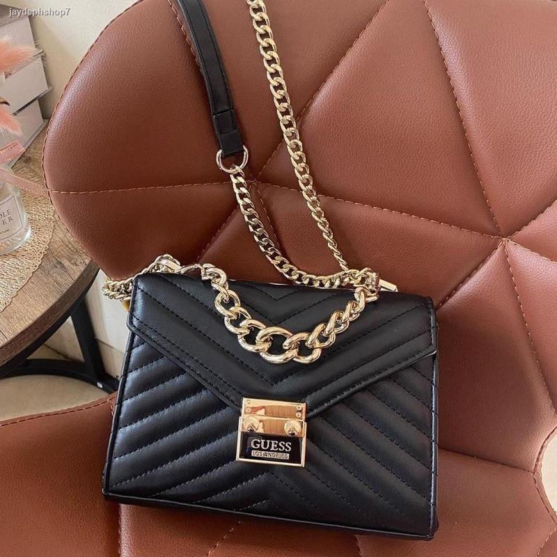 จัดส่งเฉพาะจุด จัดส่งในกรุงเทพฯGuess หน้าโซ่ lynda mini crossbody