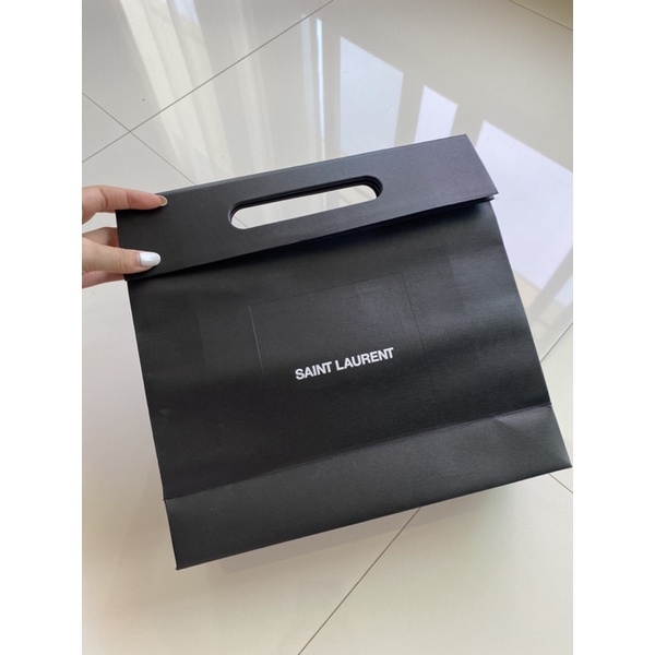 ถุงกระดาษ ysl ของแท้ มีสามสี เลือกได้ค่ะ