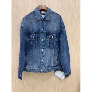 เสื้อแขนยาว บาเลนเซียก้า Jacket อันดับ1ของแจ๊คเก็ตยีนส์ที่ตามหามานาน  พร้อมส่งแล้วนะคะ ถ่ายสดจากสินค้าจริง100%