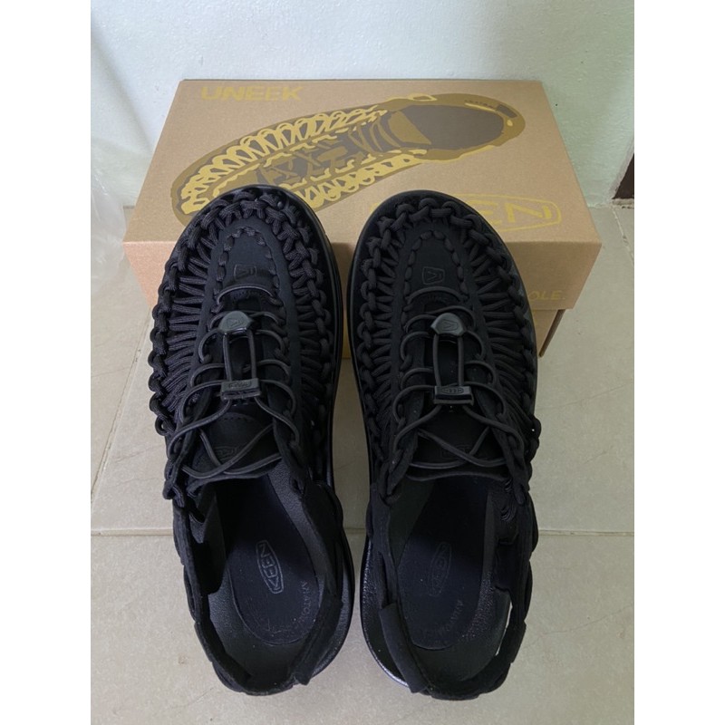 ส่งต่อ Keen Uneek สีดำ Size us7 (24cm) ประมาณ 37.5