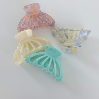 A.piece Shell Barrettes