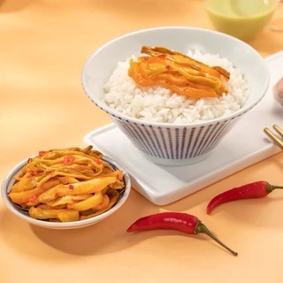 ผักดอง เผ็ดน้อย เพียงเปิดฝาก็พร้อมทาน อร่อยกลมกล่อมทานแล้วจะติดใจ ขนาด 300g 老干妈 红油榨菜 下饭菜