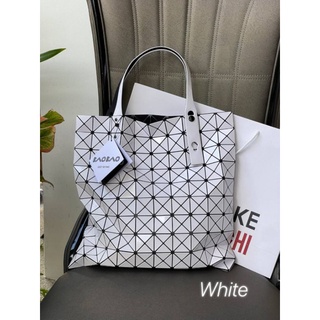 📮@1,750.-(White)🔥🔥AWSOME SALE ลด10 % 🔥🔥💯Baobao Issey Miyake Prism Frost ToTe Bag