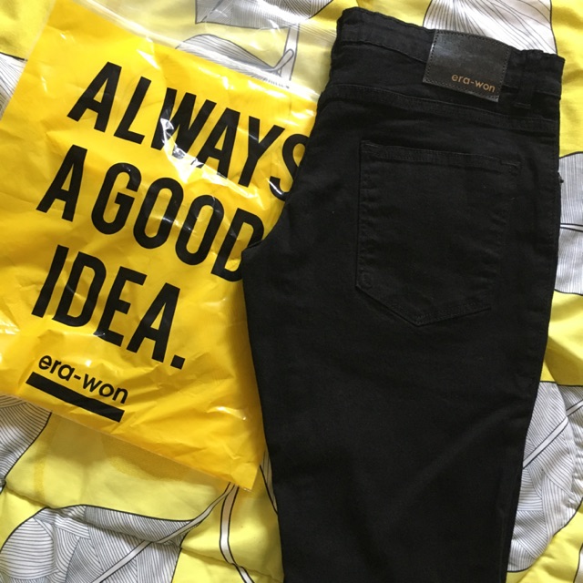 สินค้าใหม่!! กางเกงยีนส์ erawon ทรงskinny สี black eye ขาดเข่าเท่ๆ เอว32