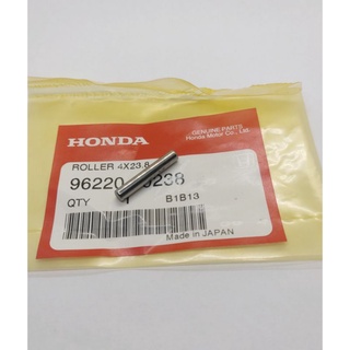 สลัก4X32.8(96220-40238)สลักเฟืองขับปั๊มน้ำมันเครื่องแท้เวฟ125ทุกรุ่น,MSX125,,(หมายเลข10)1ชิ้น  อะไหล่แท้ศูนย์ HONDA