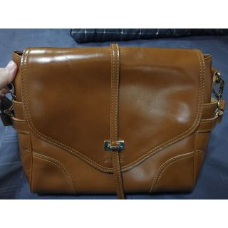 กระเป๋าหนังแท้ ยี่ห้อ LeatherIndeed