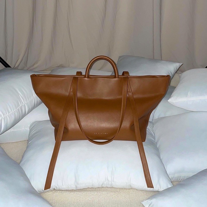 Puffy Tote กระเป๋าถือ/สะพายไหล่ (สีน้ำตาล)