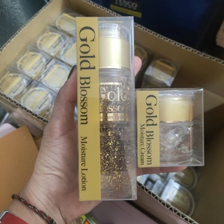 Super Gold Moisture  ครีม  /  Lotion 120 ml โลชั่นทองคำรุ่นใหม่ เพิ่มปริมาณทองคำอีก 10% .