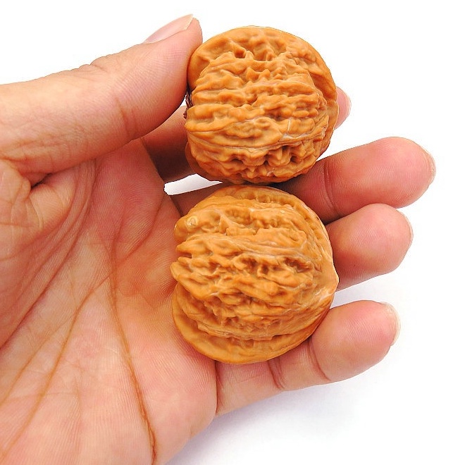 ลูกวอลนัท Chinese natural Walnuts นวดมือ Pair handball Massage Lion Head/heartShape/Noble hat 3.8cm x 4cm SOLID Wenwan
