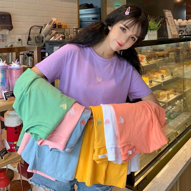 เสื้อยืดแฟชั่นสตรีแขนสั้นคอกลมปักลายหัวใจทรงหลวม #9117