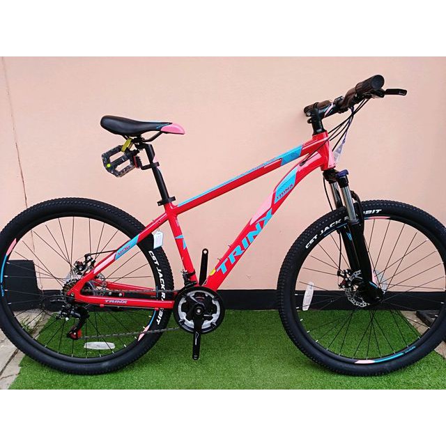 จักรยานเสือภูเขาTRINX รุ่น m136eสีแดงฟ้ารถสวยดีไซสปอร์ท