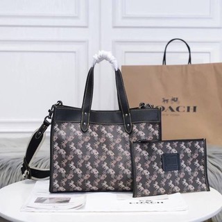 Coach  FIELD TOTE 30 WITH HORSE AND CARRIAGE PRINT