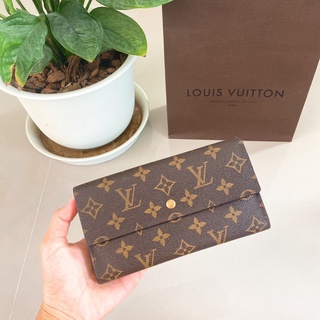 LV. สามใบพับสวยๆ มือสองของแท้