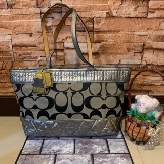 Coach หนังสวยลายชัดเจน สภาพ90%